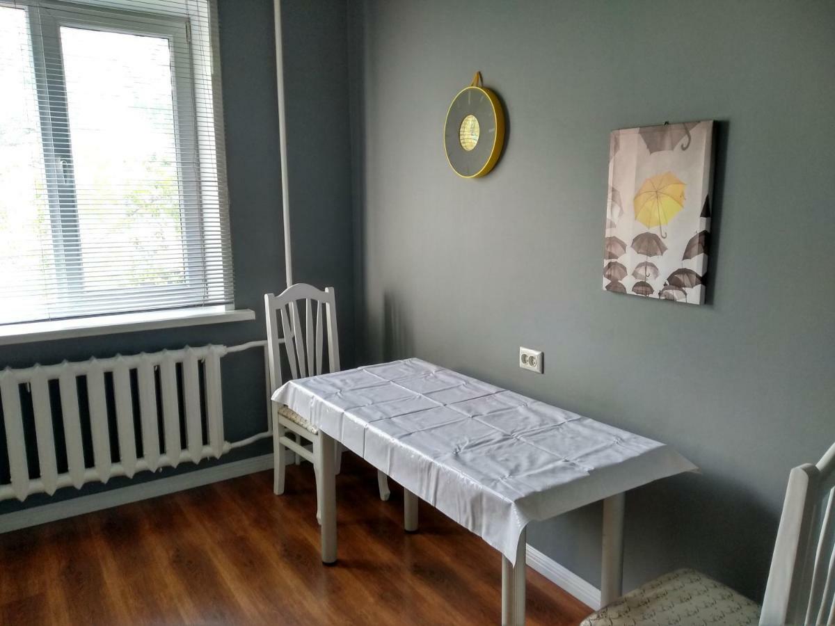 Stylish Apartment In The Gold Square Of Almatý Exterior foto